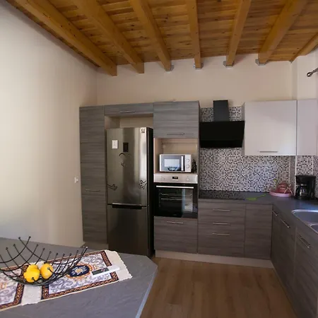 Vincenzo Variko Βίλα *