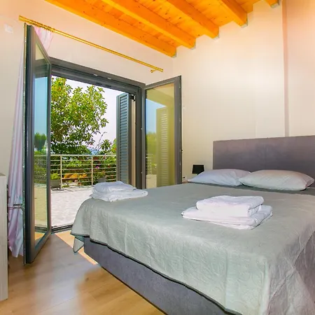 Vincenzo Variko Βίλα *