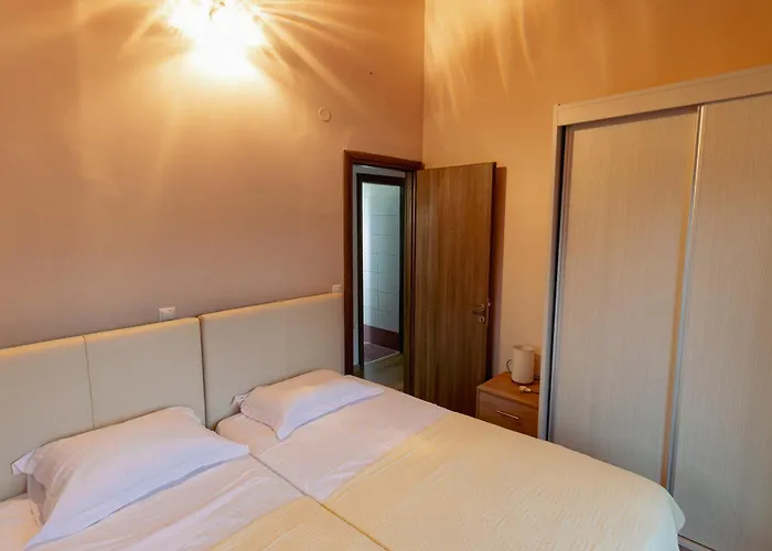 Vincenzo Variko Villa *